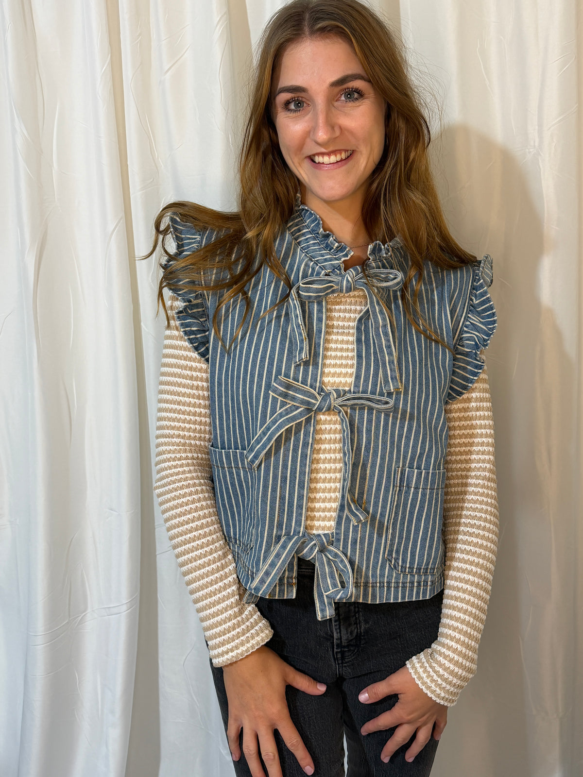 Striped Ruffle Sleeve Tie Front Chambray Vest: Washed Denim