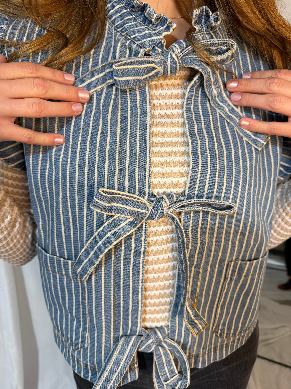 Striped Ruffle Sleeve Tie Front Chambray Vest: Washed Denim